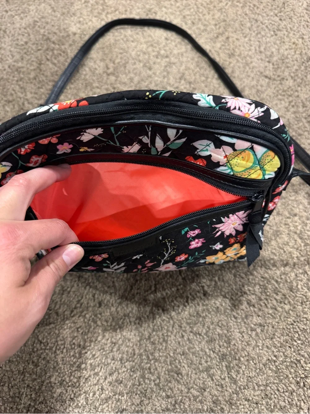 BLACK AND COLORFUL FLORAL VERA BRADLEY CROSSBODY BAG WITH LEATHER STRAP